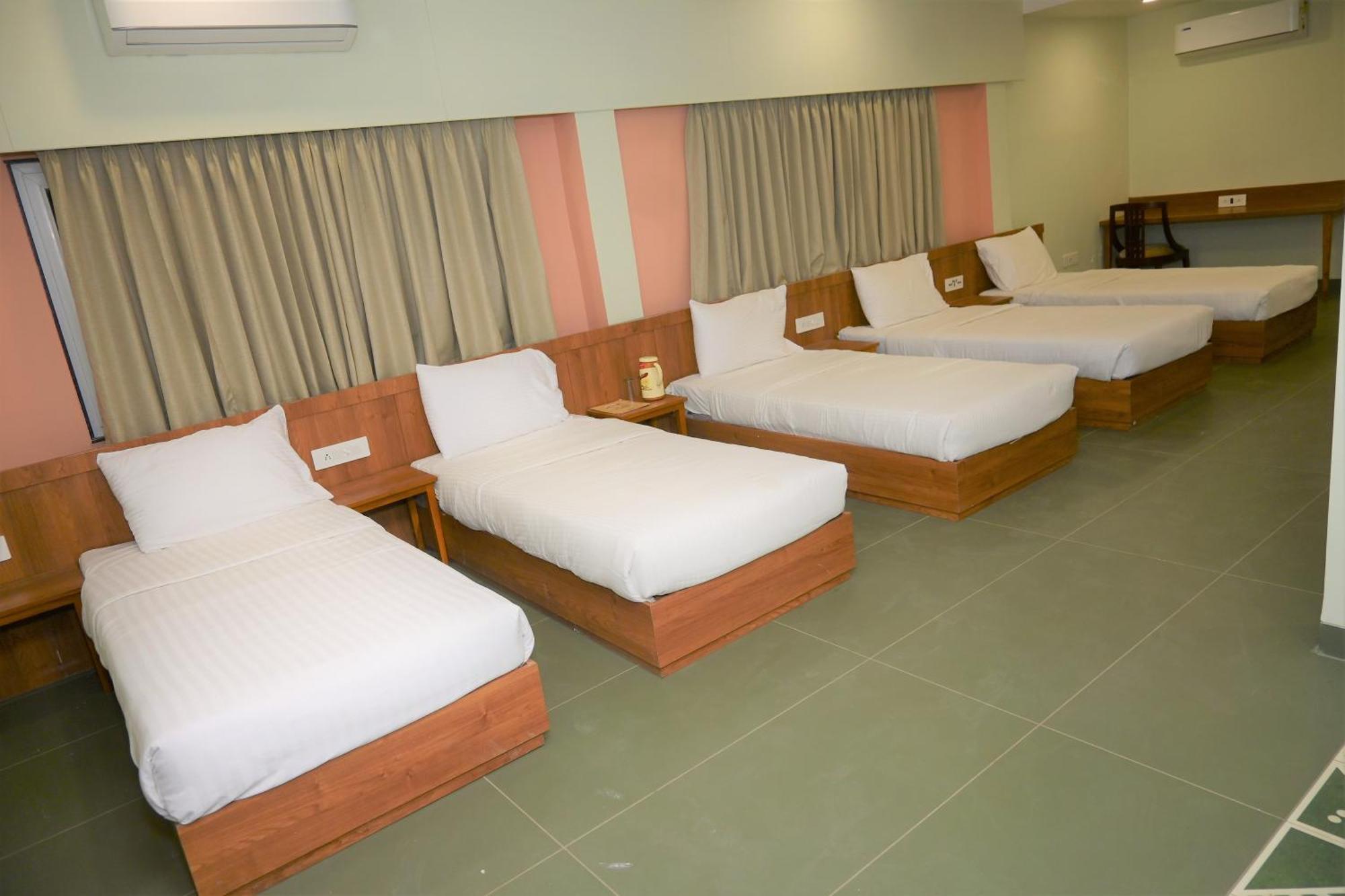 Hotel Ashray Ujjain Extérieur photo