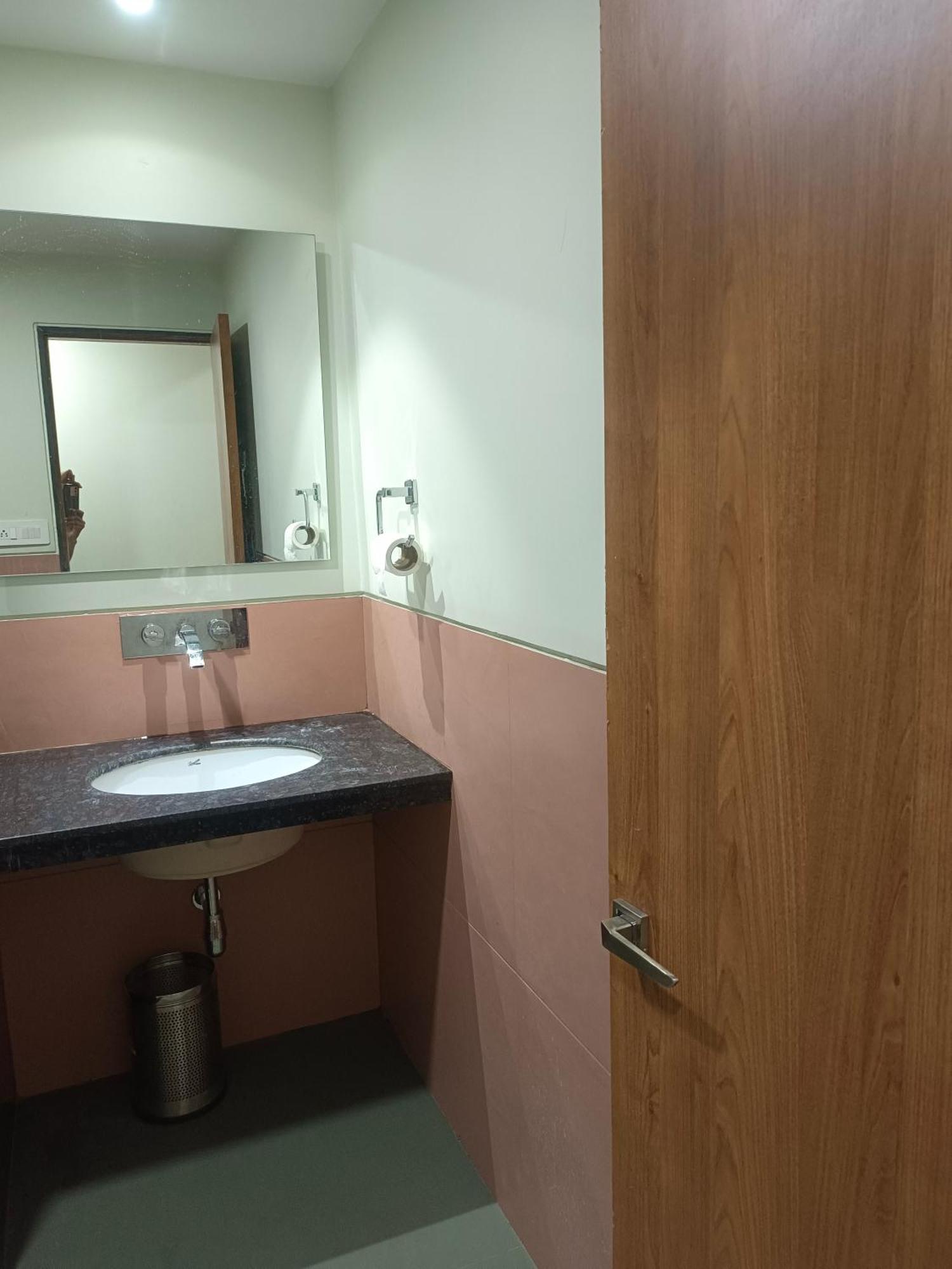 Hotel Ashray Ujjain Extérieur photo