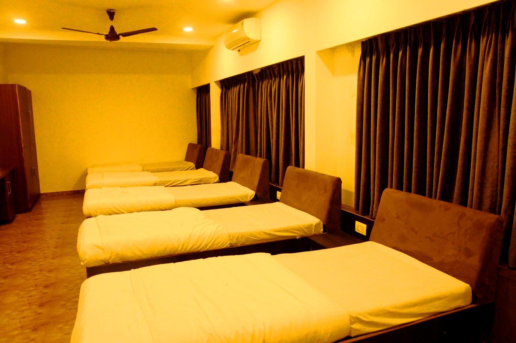 Hotel Ashray Ujjain Extérieur photo