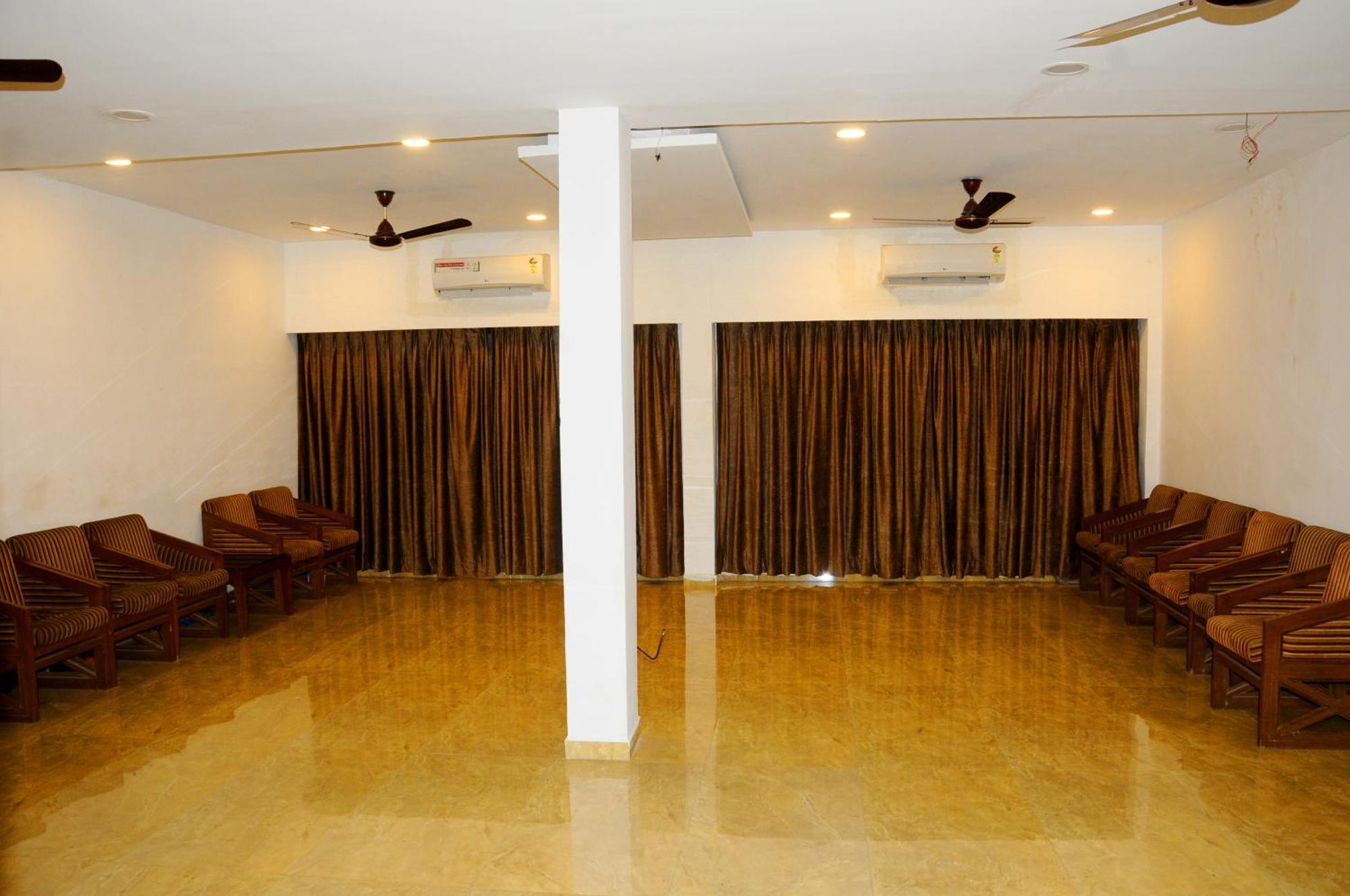 Hotel Ashray Ujjain Extérieur photo