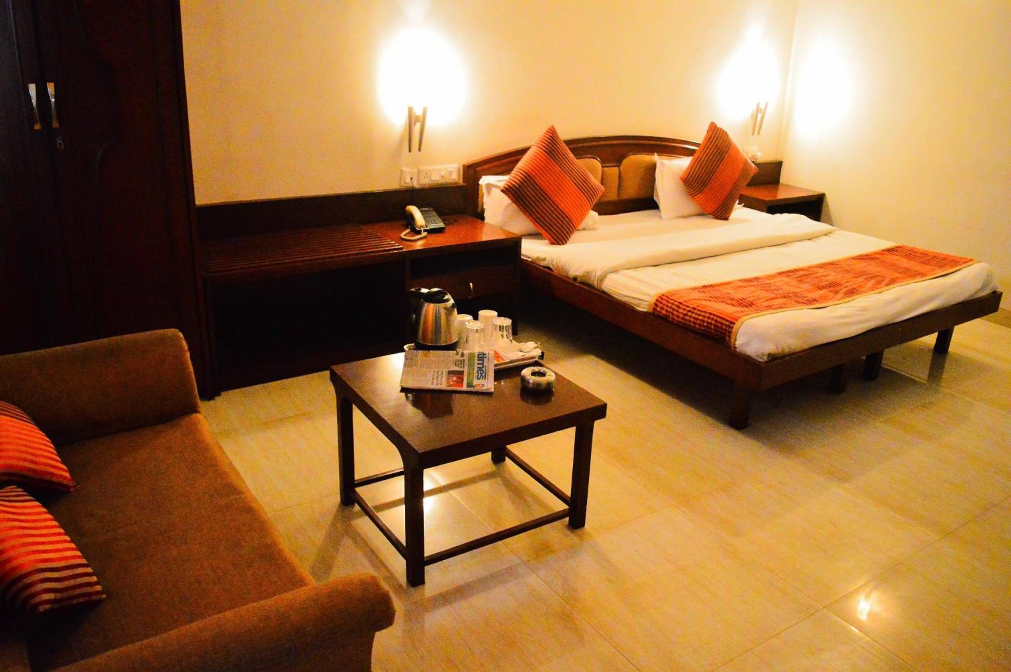 Hotel Ashray Ujjain Extérieur photo
