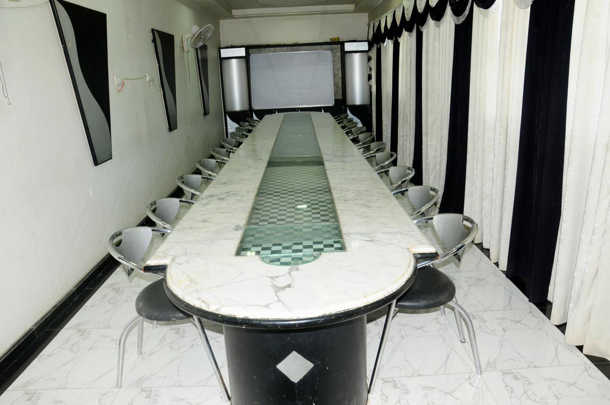 Hotel Ashray Ujjain Extérieur photo