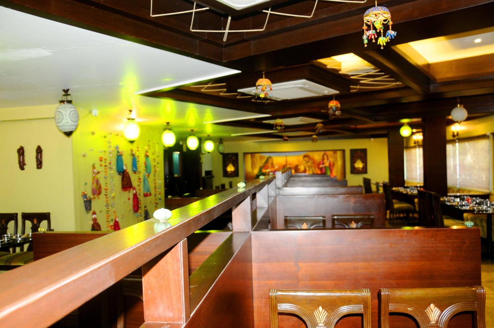 Hotel Ashray Ujjain Extérieur photo