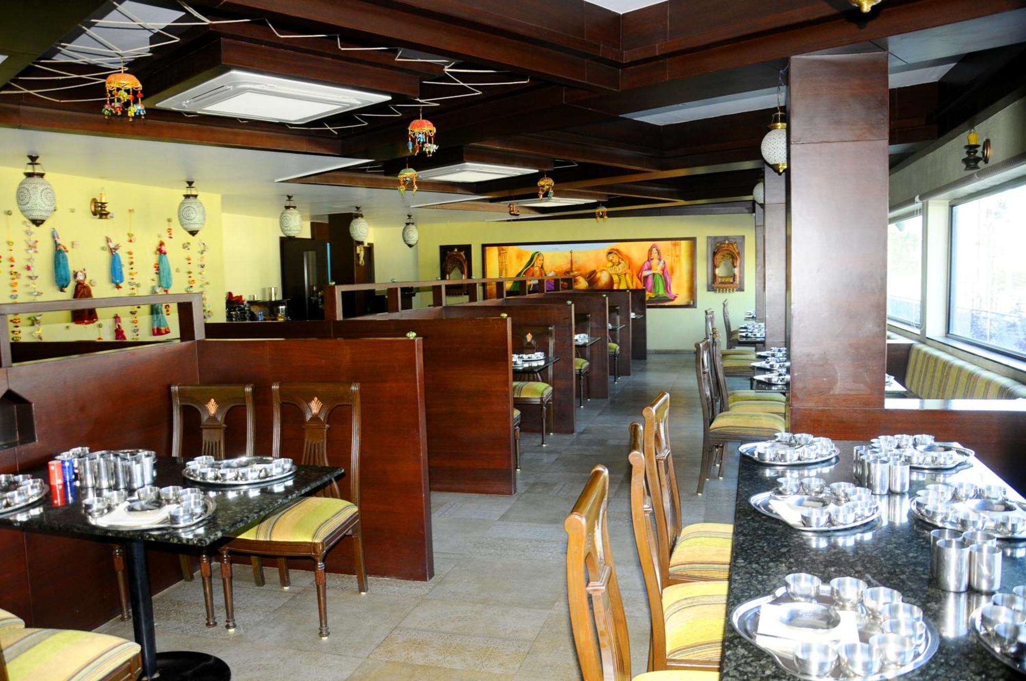 Hotel Ashray Ujjain Extérieur photo