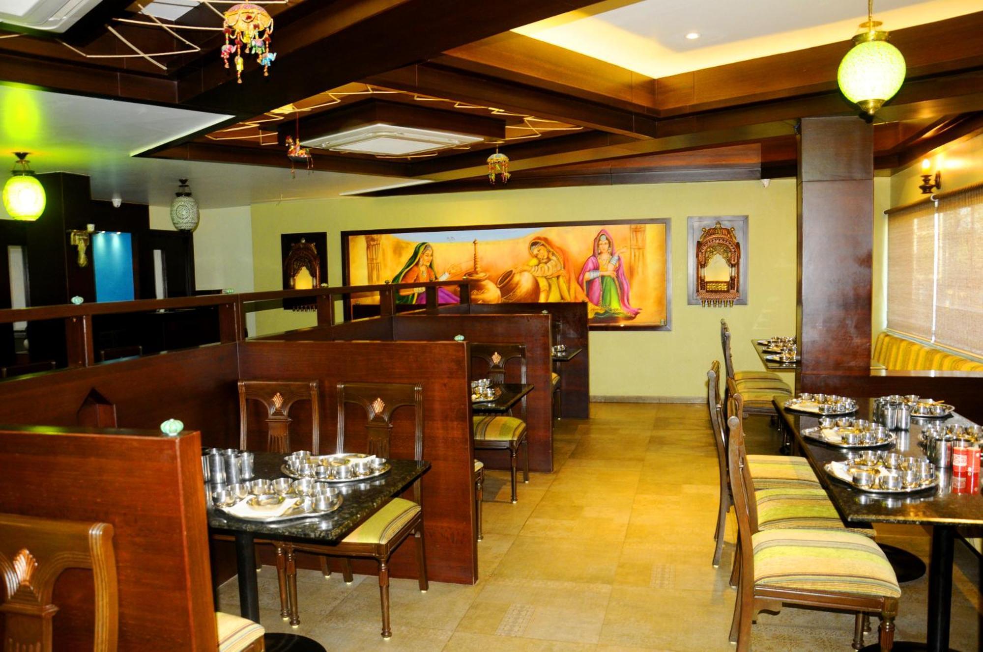Hotel Ashray Ujjain Extérieur photo