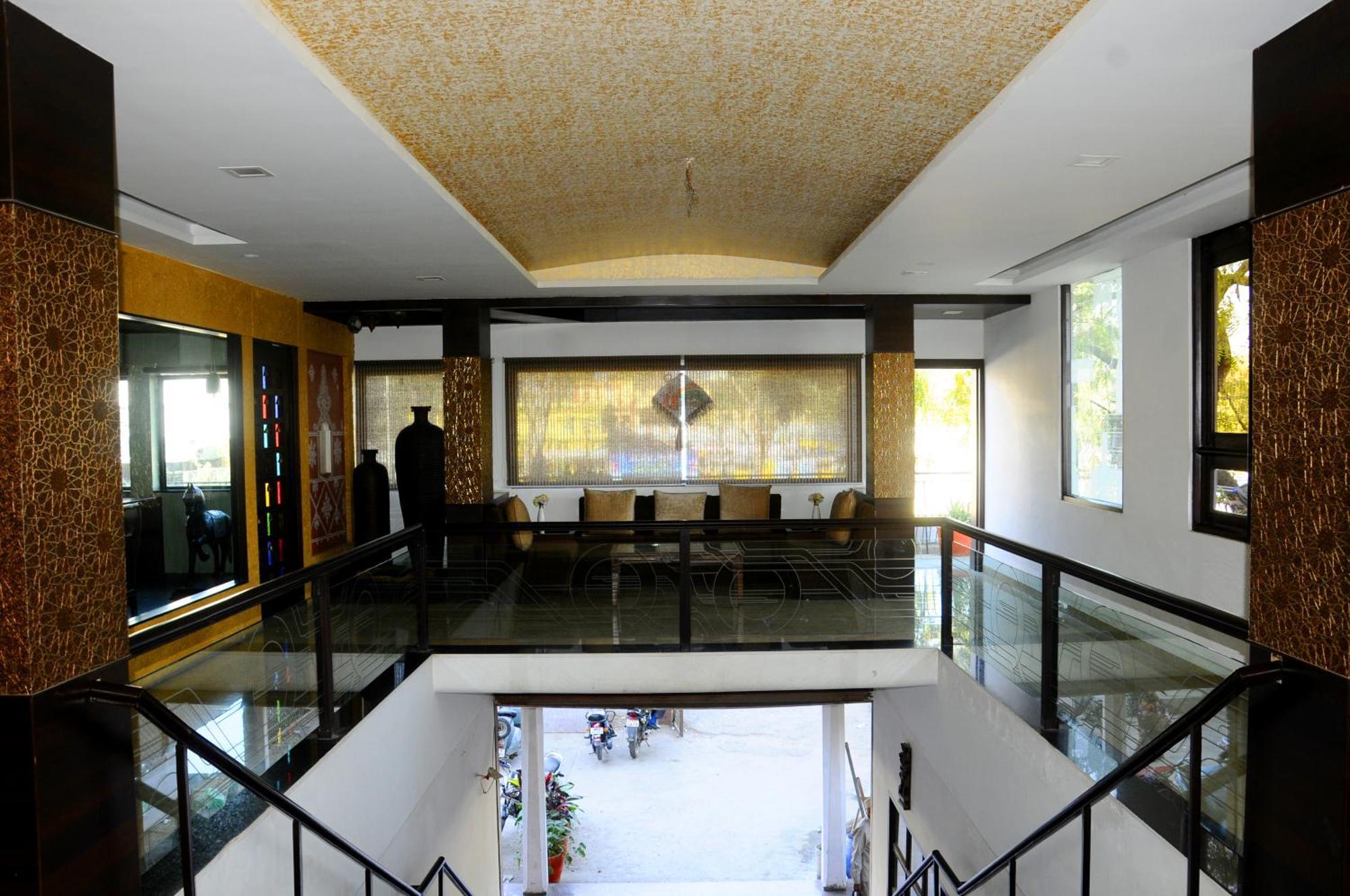 Hotel Ashray Ujjain Extérieur photo