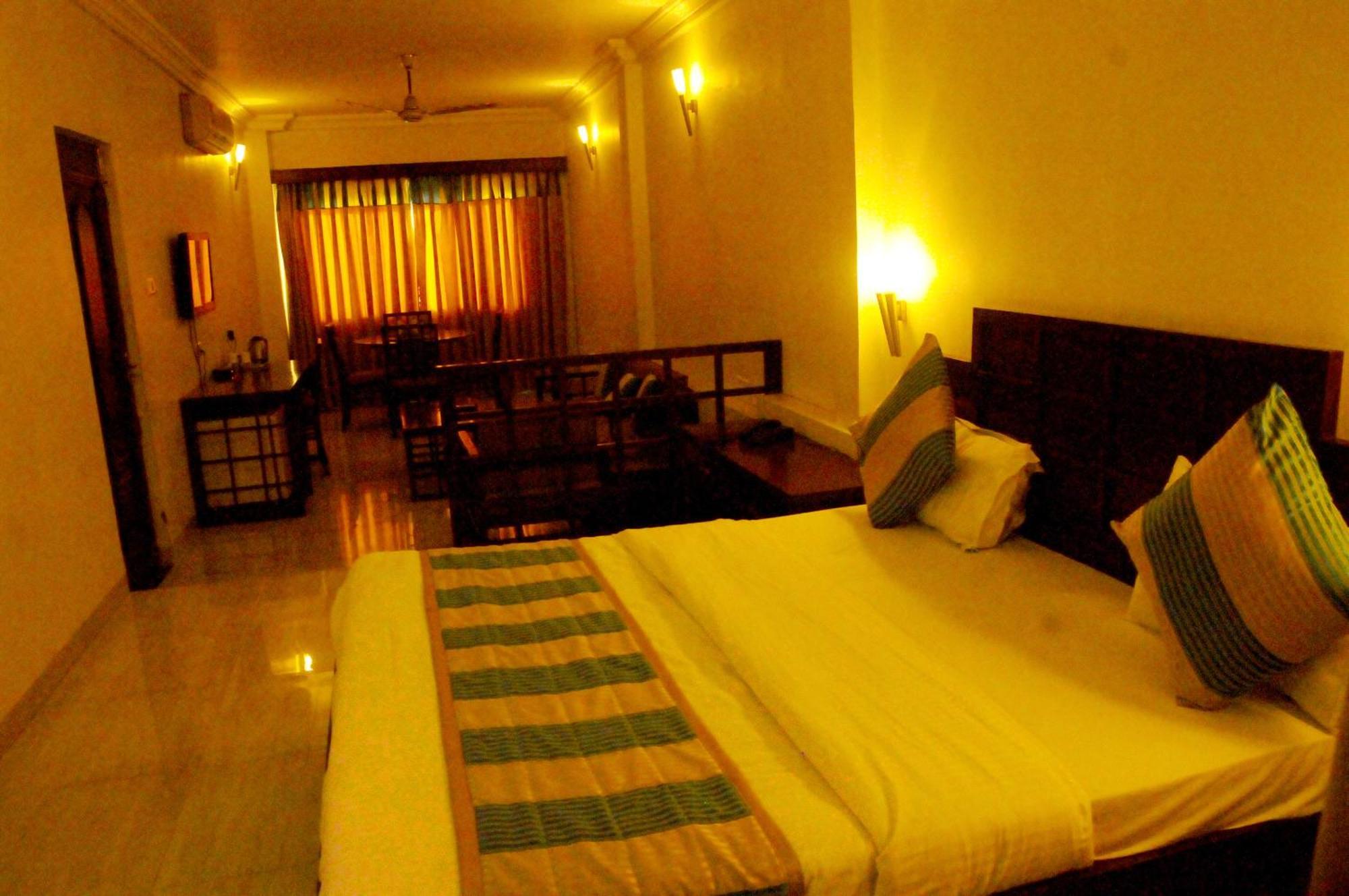 Hotel Ashray Ujjain Extérieur photo